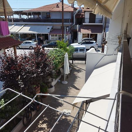 Christa'S Studio Apartment Nikiti  Exterior foto